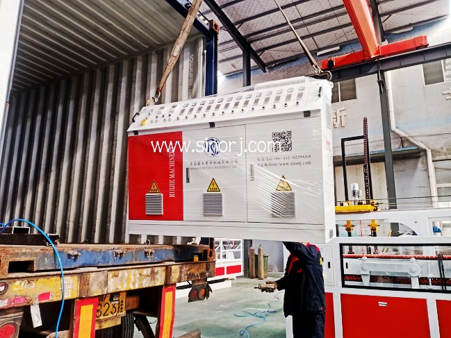 前天發的墻板生產線，今天發的pvc雙管生產線，明天繼續格柵板生產線